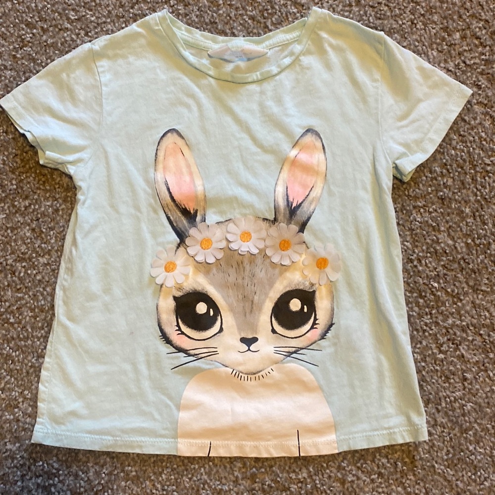 Girls bunny tshirt with 3D detail. Size 6x/7